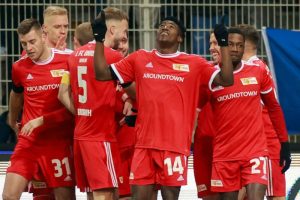 Eintracht Frankfurt Membantai Pertahanan